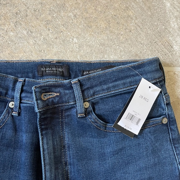NWT Banana Republic High Rise Flare Jeans - Picture 4 of 4